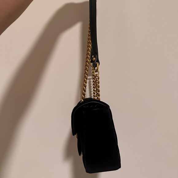 GUCCI Velvet GG Marmont Small Metelasse Shoulder Bag - Picture 4 of 10